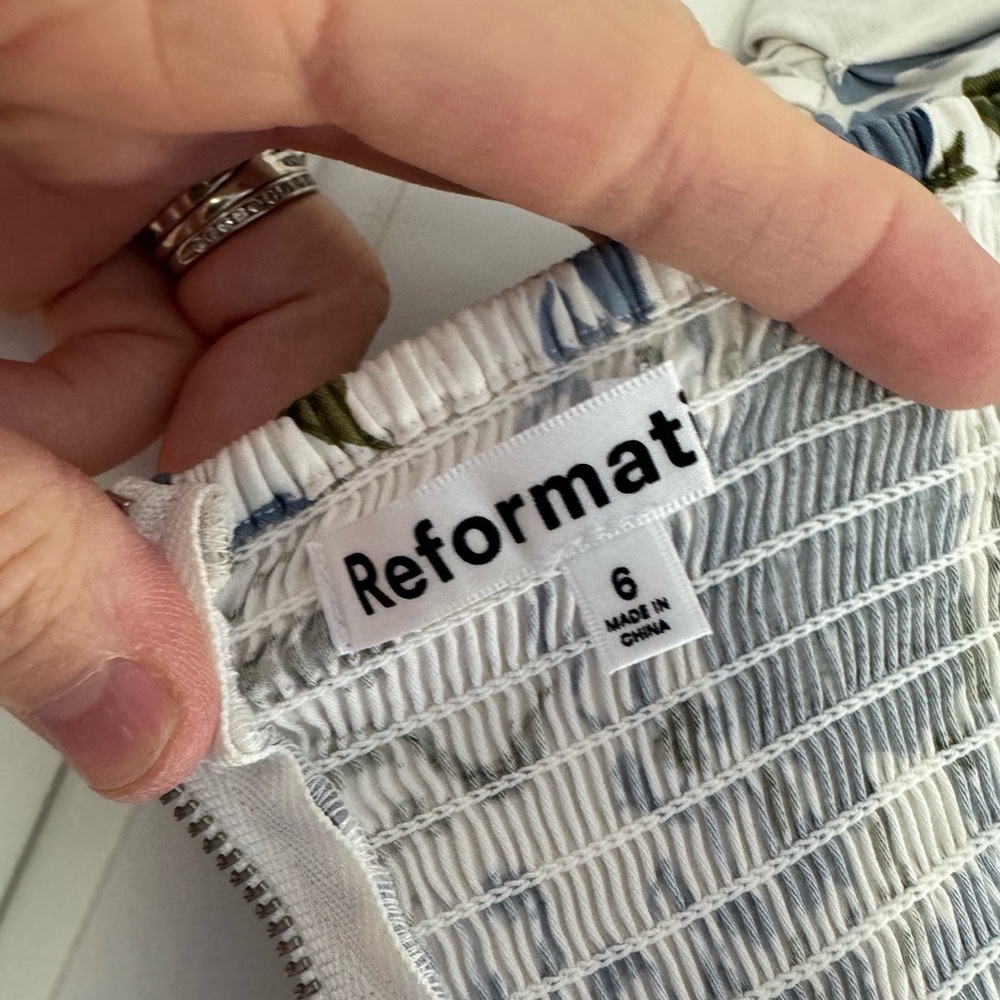 Reformation Kastoria Dress in the Lucca floral print - Picture 11 of 16